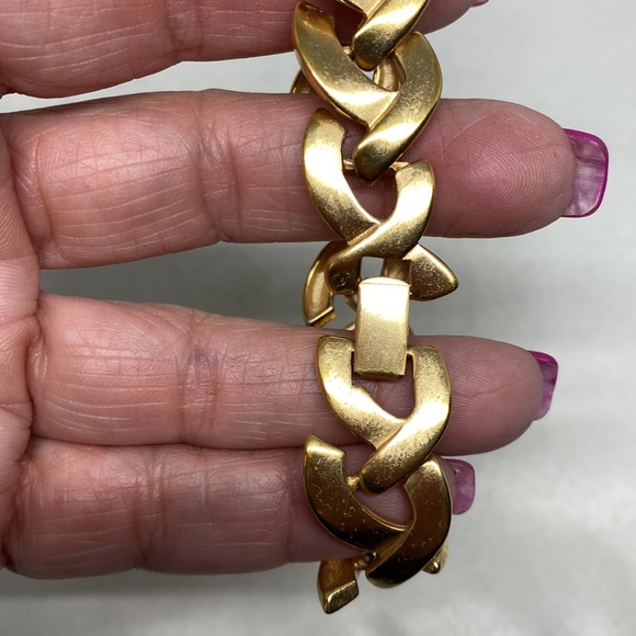 Vintage Krementz brushed gold plated link bracelet - Picture 8 of 12